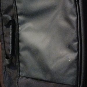 Dell Laptop Bag.  Excellent used condition. Includes mouse.